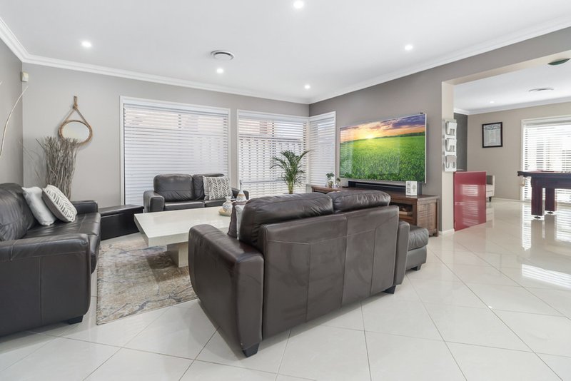 Photo - 5 Umbria Street, Prestons NSW 2170 - Image 7