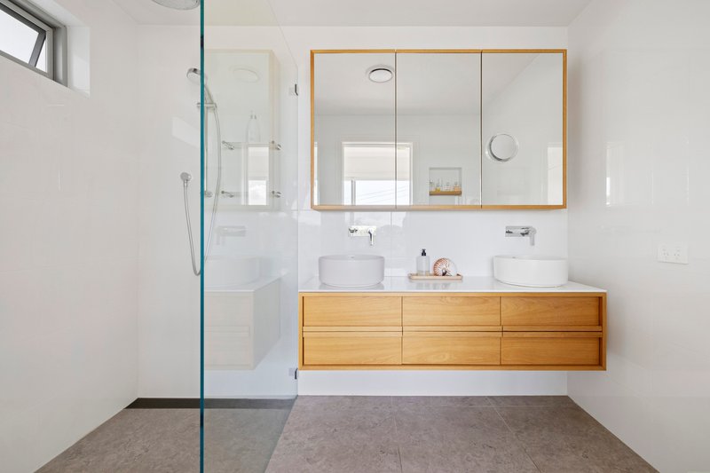 Photo - 5 Undercliff Road, Freshwater NSW 2096 - Image 11