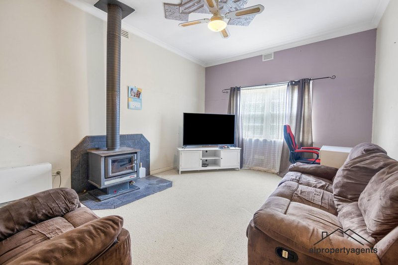 Photo - 5 Valentine Avenue, Horsham VIC 3400 - Image 2