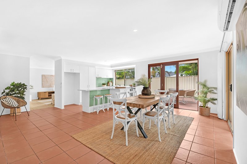 Photo - 5 Valentino Close, Parkwood QLD 4214 - Image 2