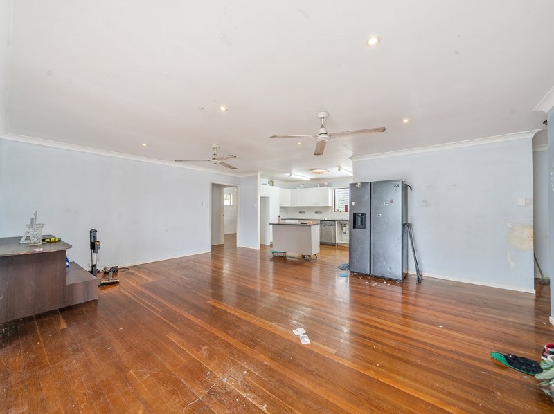 Photo - 5 Valley Drive, Caboolture QLD 4510 - Image 8