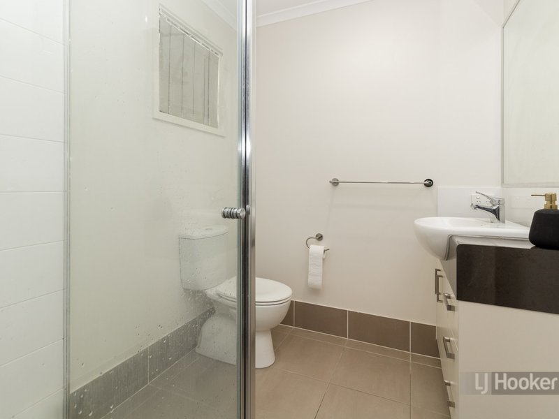 Photo - 5 Valuniu Place, Boronia Heights QLD 4124 - Image 8