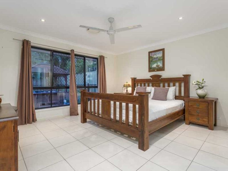 Photo - 5 Venetia Street, Stafford Heights QLD 4053 - Image 6