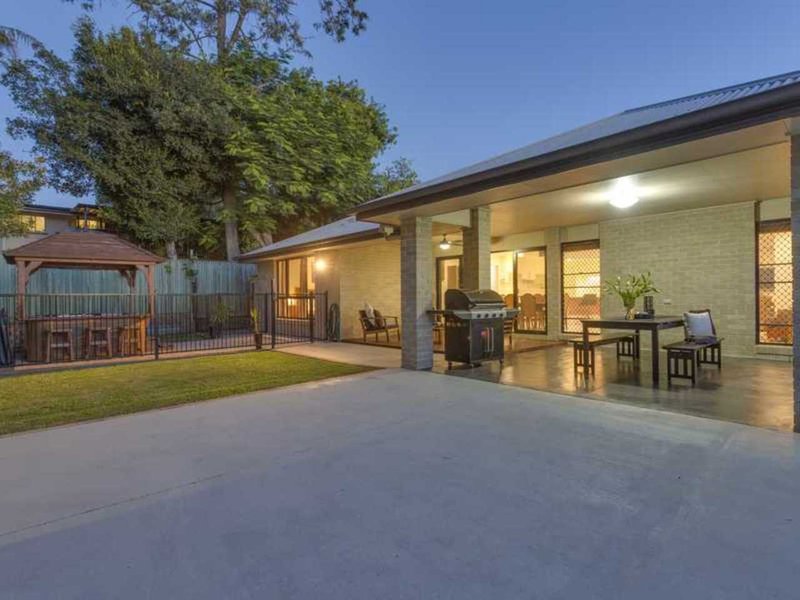 Photo - 5 Venetia Street, Stafford Heights QLD 4053 - Image 9