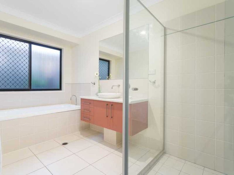 Photo - 5 Venetia Street, Stafford Heights QLD 4053 - Image 14