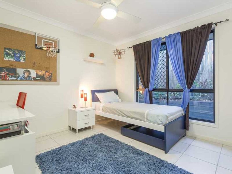 Photo - 5 Venetia Street, Stafford Heights QLD 4053 - Image 15