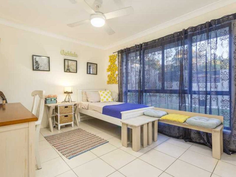 Photo - 5 Venetia Street, Stafford Heights QLD 4053 - Image 16