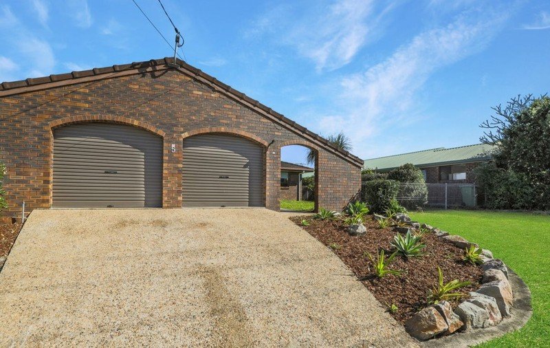 Photo - 5 Vienna Way, Strathpine QLD 4500 - Image 1