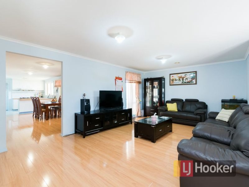 Photo - 5 Viewside Way, Hampton Park VIC 3976 - Image 3