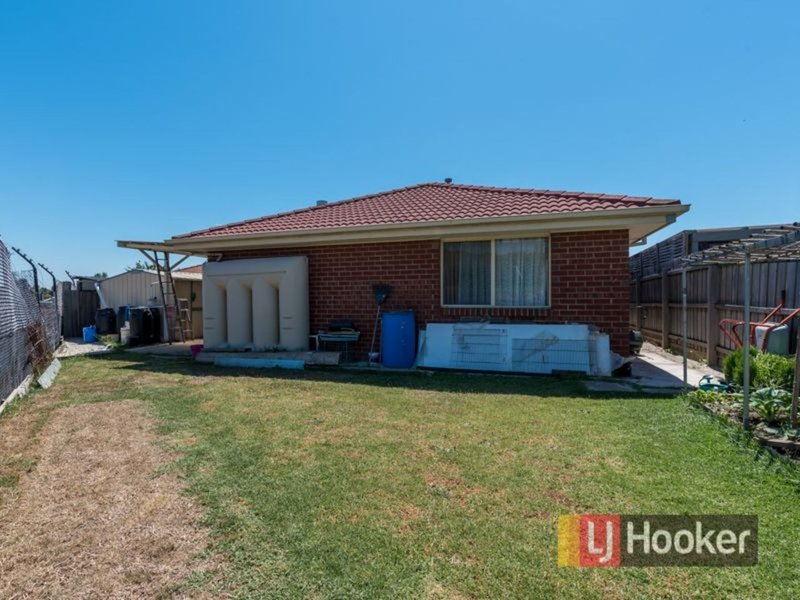 Photo - 5 Viewside Way, Hampton Park VIC 3976 - Image 9