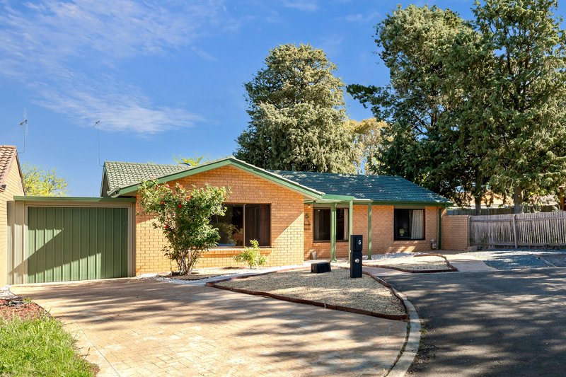 Photo - 5 Vincent Place, Mckellar ACT 2617 - Image 1