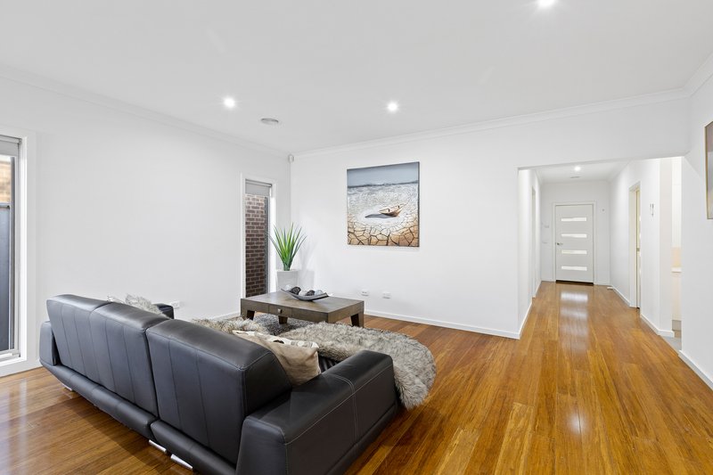 Photo - 5 Vockensohn Place, Epping VIC 3076 - Image 6