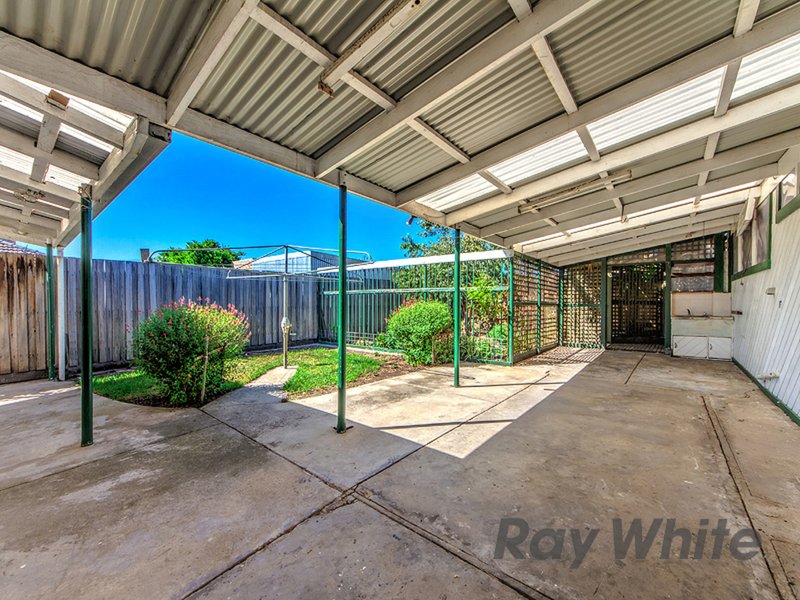 Photo - 5 Vule Street, St Albans VIC 3021 - Image 6