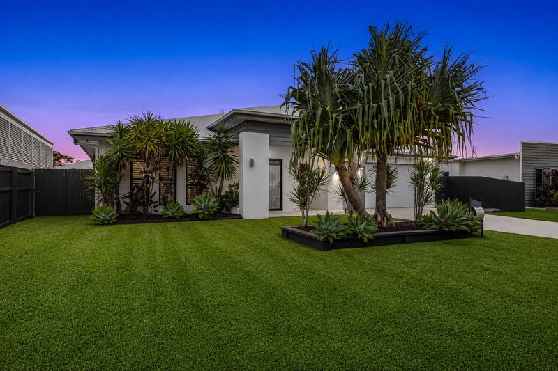Photo - 5 Waderbird Crescent, Pelican Waters QLD 4551 - Image 2