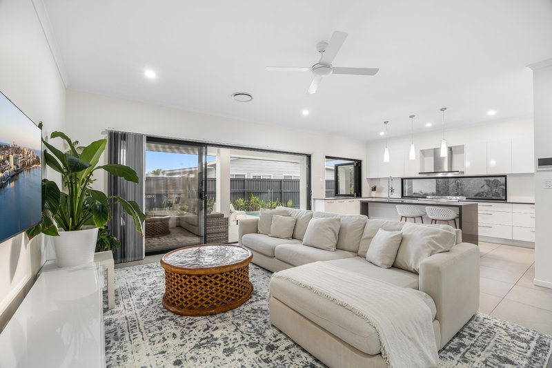 Photo - 5 Waderbird Crescent, Pelican Waters QLD 4551 - Image 7
