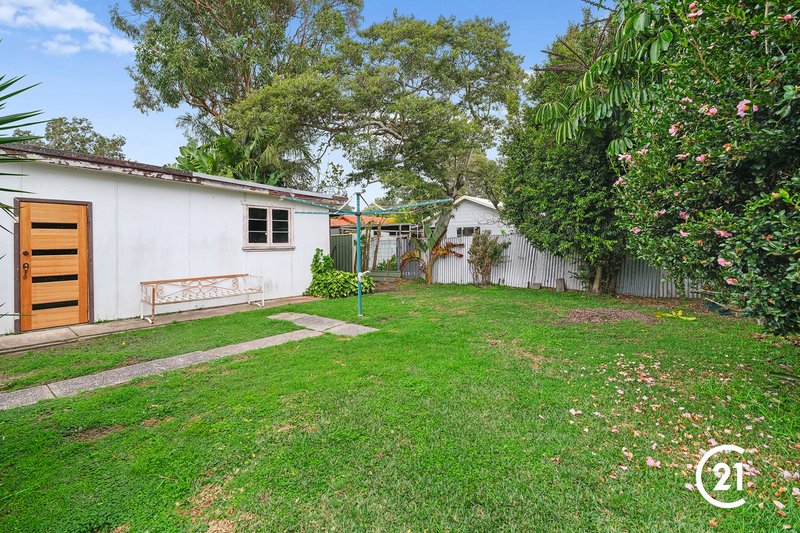 Photo - 5 Wallis Avenue, Canton Beach NSW 2263 - Image 11