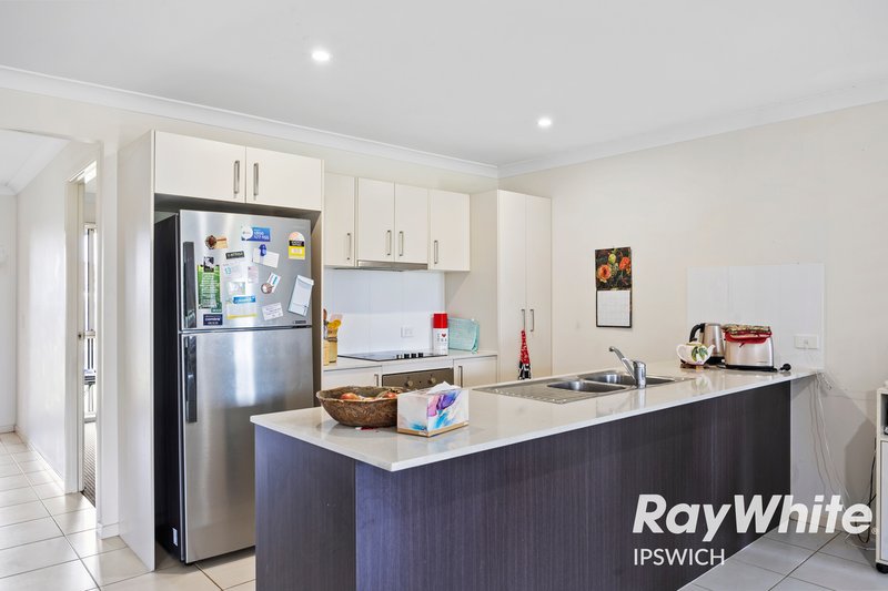 Photo - 5 Walnut Crescent, Lowood QLD 4311 - Image 5