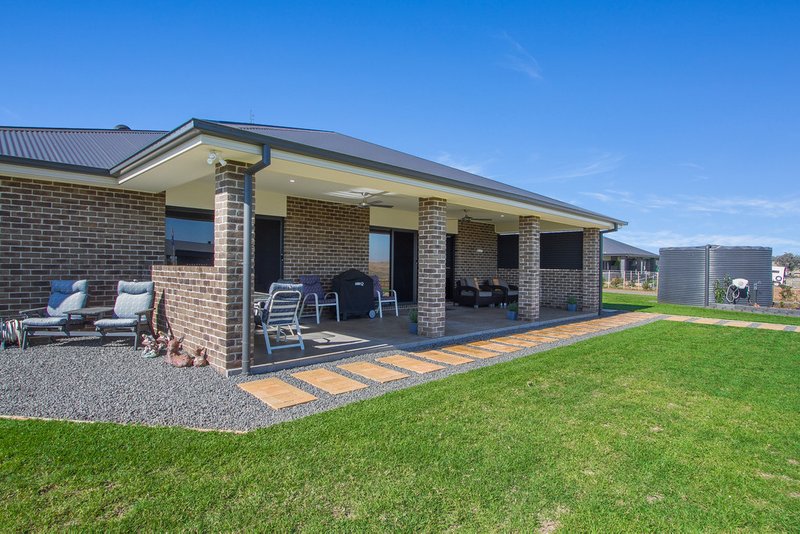 Photo - 5 Wandella Court, Tamworth NSW 2340 - Image 9