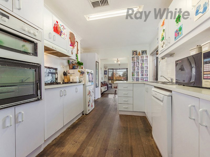 Photo - 5 Wandsworth Avenue, Deer Park VIC 3023 - Image 4