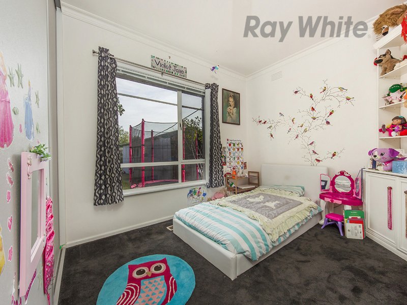 Photo - 5 Wandsworth Avenue, Deer Park VIC 3023 - Image 7