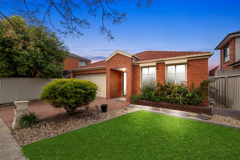 5 Waranga Close, Caroline Springs VIC 3023