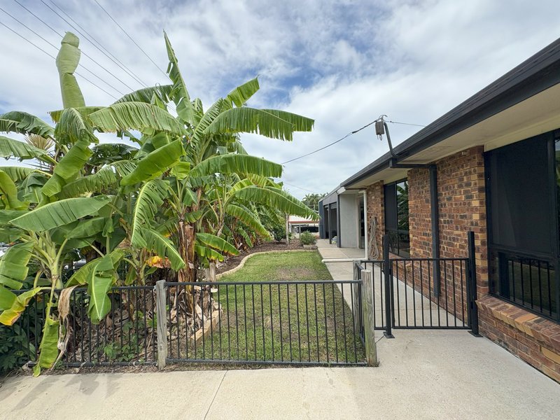 Photo - 5 Waratah Crescent, Tannum Sands QLD 4680 - Image 2