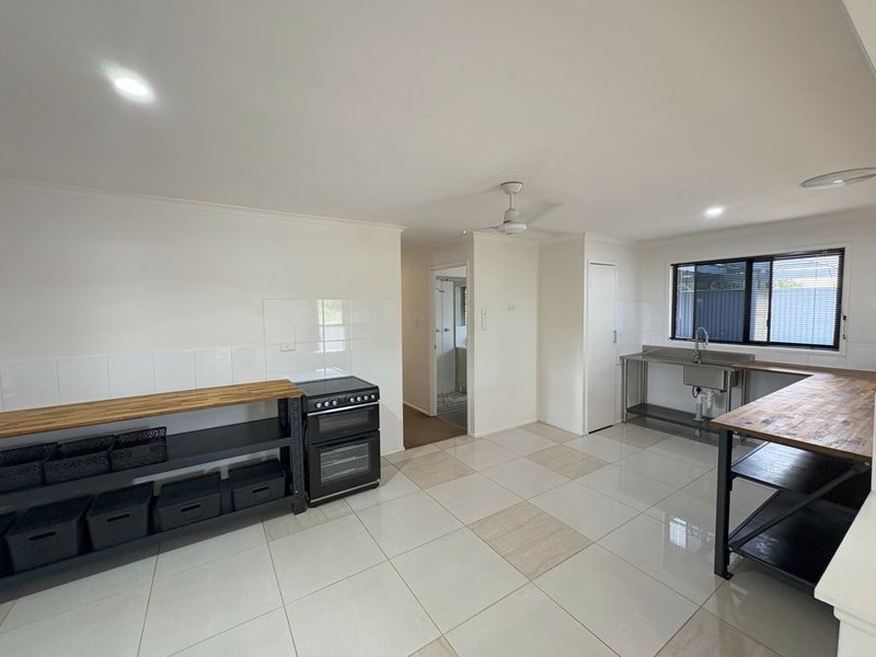 Photo - 5 Waratah Crescent, Tannum Sands QLD 4680 - Image 5