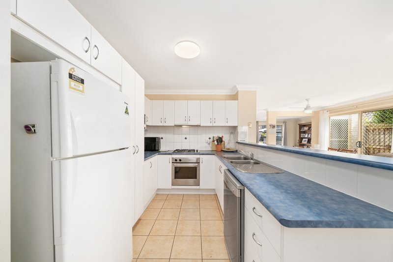 Photo - 5 Warburton Street, Murrumba Downs QLD 4503 - Image 6