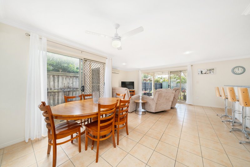 Photo - 5 Warburton Street, Murrumba Downs QLD 4503 - Image 9