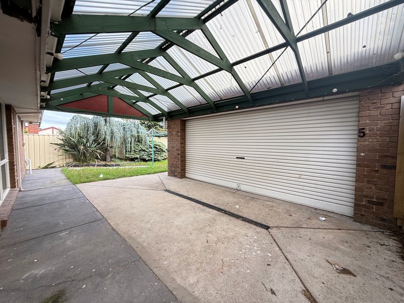 Photo - 5 Warren Court, Altona Meadows VIC 3028 - Image 12