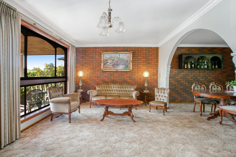 Photo - 5 Warriparri Crescent, Greensborough VIC 3088 - Image 8