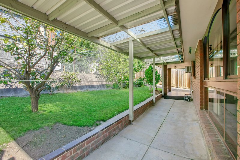 Photo - 5 Warriparri Crescent, Greensborough VIC 3088 - Image 16