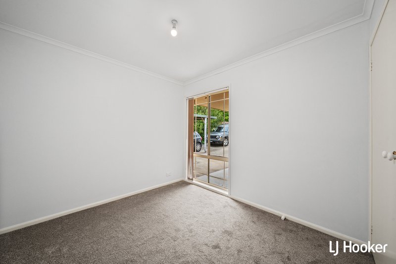 Photo - 5 Watchorn Close, Holt ACT 2615 - Image 6