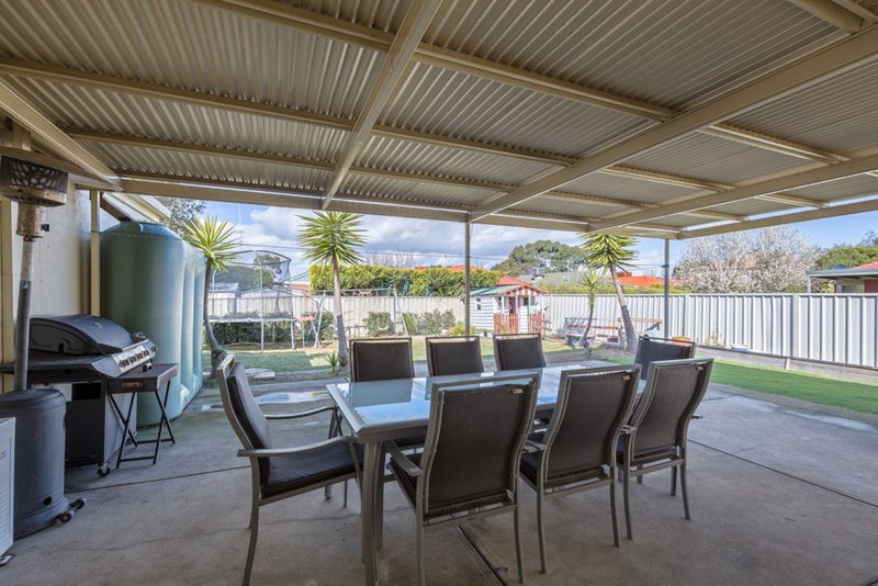 Photo - 5 Waterford Avenue, Craigieburn VIC 3064 - Image 9