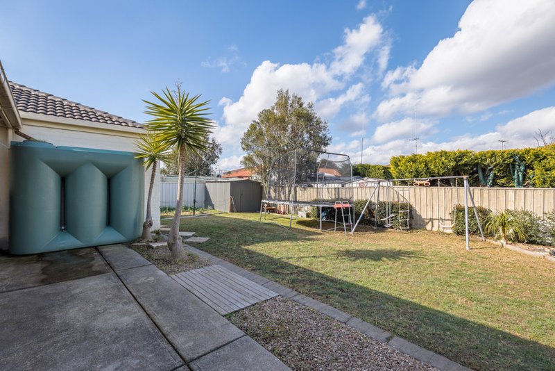 Photo - 5 Waterford Avenue, Craigieburn VIC 3064 - Image 11