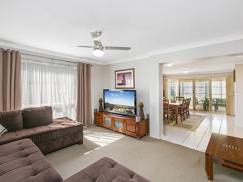 Photo - 5 Watson Place, Kuraby QLD 4112 - Image 2