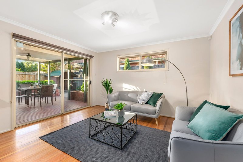 Photo - 5 Wattlebird Court, Burwood VIC 3125 - Image 4