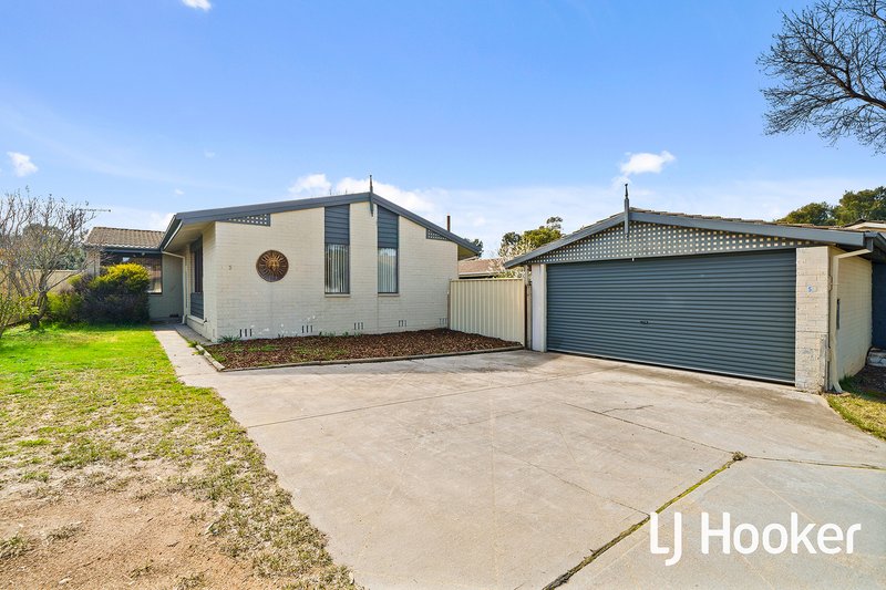 5 Weaver Place, Charnwood ACT 2615