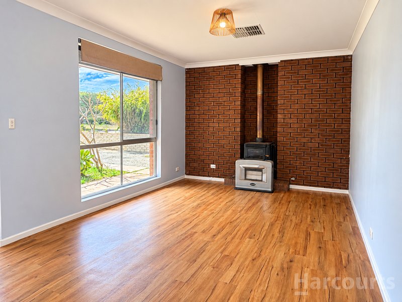 Photo - 5 Welch Way, Warnbro WA 6169 - Image 3