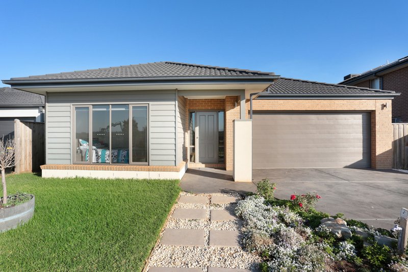 5 Welland Road, Melton South VIC 3338