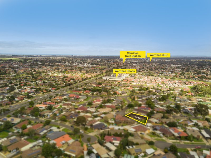 Photo - 5 Wellington Court, Werribee VIC 3030 - Image 3