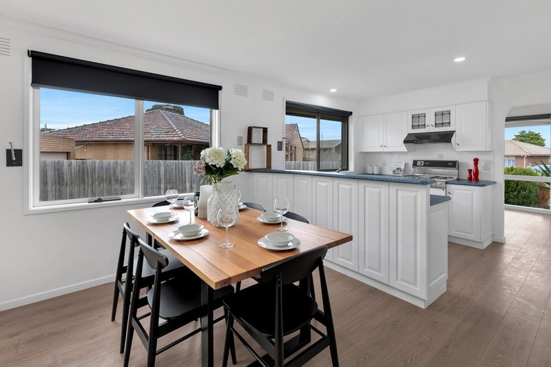 Photo - 5 Wellington Court, Werribee VIC 3030 - Image 5