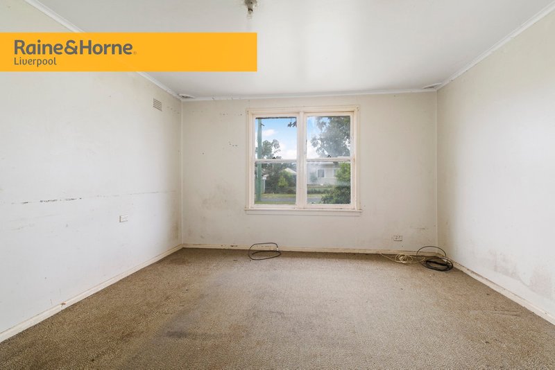 Photo - 5 Wendouree Street, Busby NSW 2168 - Image 4