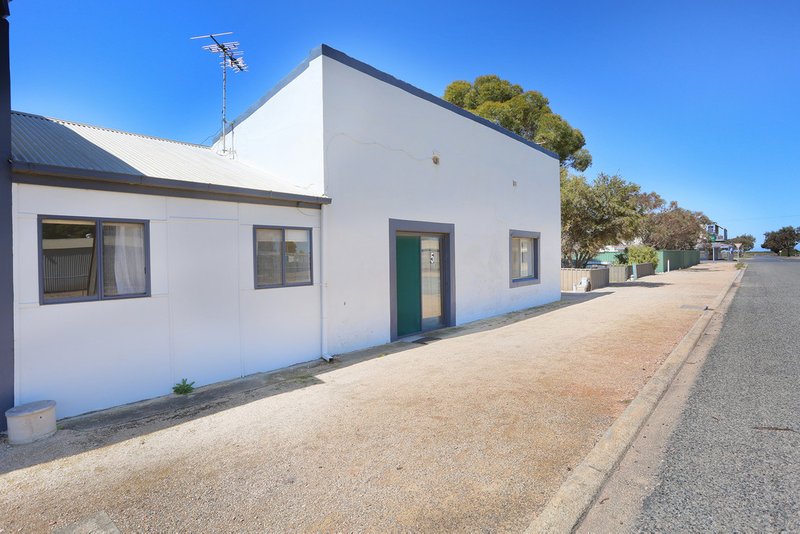 Photo - 5 West Street, Port Wakefield SA 5550 - Image 4