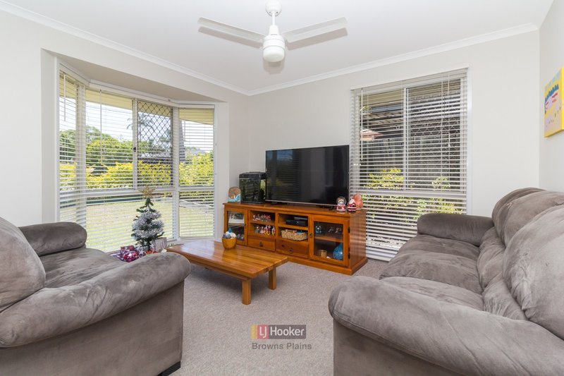 Photo - 5 Westwood Drive, Hillcrest QLD 4118 - Image 3