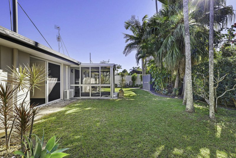 Photo - 5 Wewak Avenue, Runaway Bay QLD 4216 - Image 18