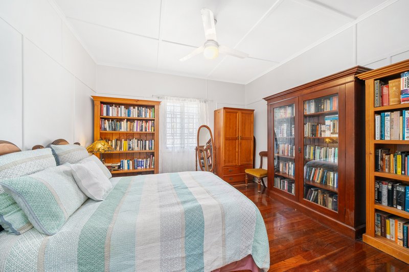 Photo - 5 Wharf Street, Woody Point QLD 4019 - Image 9