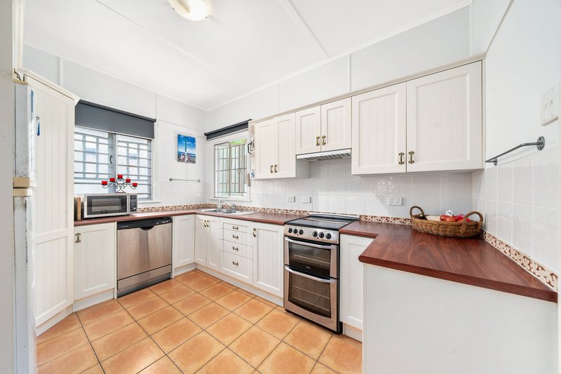 Photo - 5 Wharf Street, Woody Point QLD 4019 - Image 10