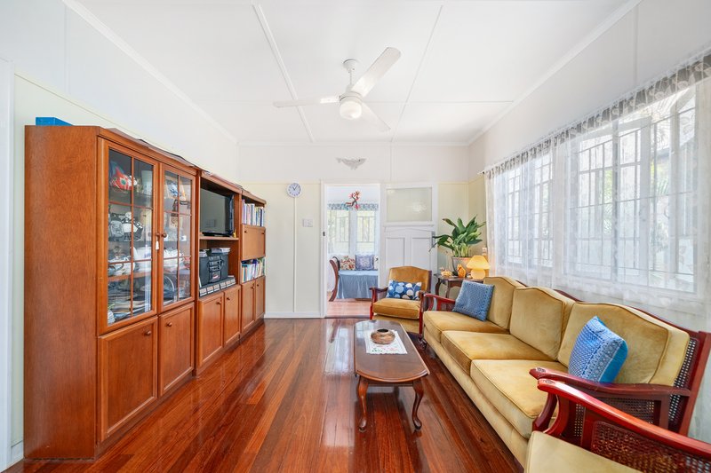 Photo - 5 Wharf Street, Woody Point QLD 4019 - Image 13