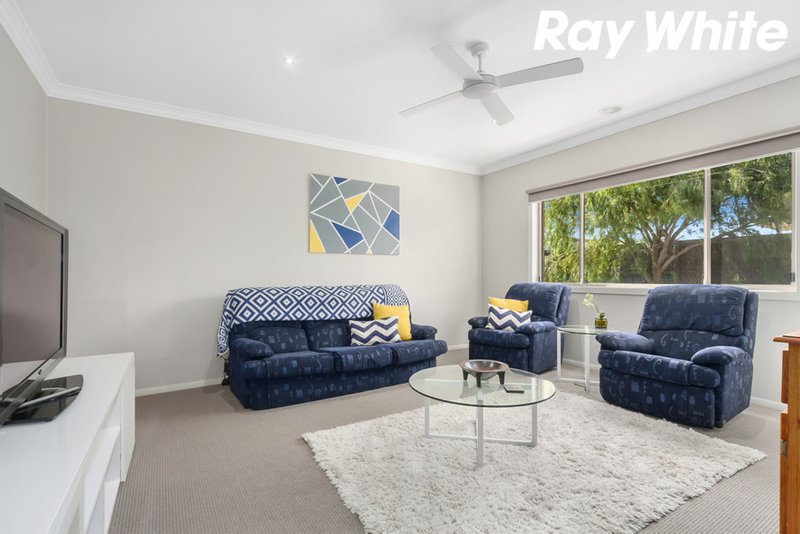 Photo - 5 Whiteley Way, Pakenham VIC 3810 - Image 12